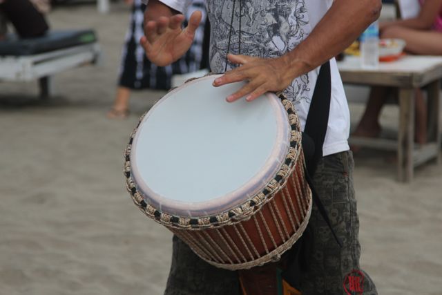 interesting djembe drumming hand technique