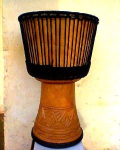 Guinea Lenke Wood  14" with cow